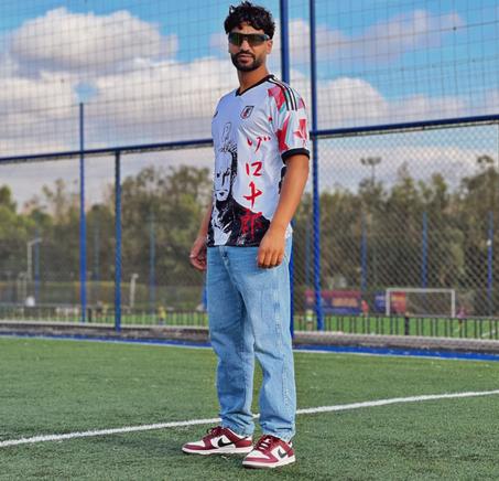 "قميص زورو اليابان - روح الساموراي في تصميم رياضي مميز!"