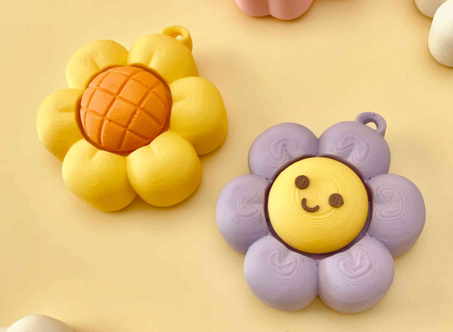 Smiley Poppy — Fidget Clicker Keychains