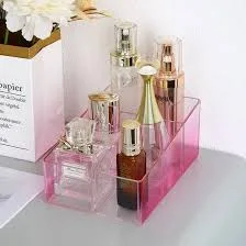 مواد التجميل والعطور