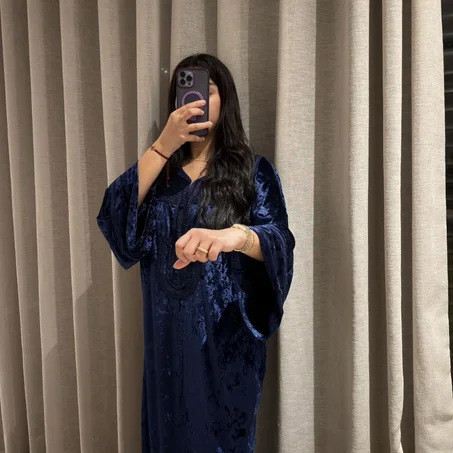 قفطان موبرة بخياطة تقليدية ولمسة عصرية، قماش فاخر ✨ تطريز دقيق ✨  👑