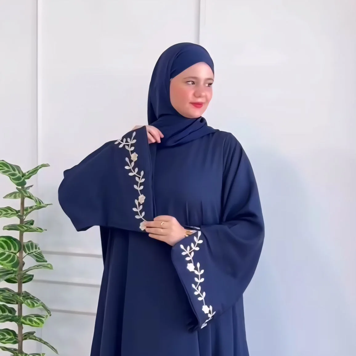 Abaya Tasnime