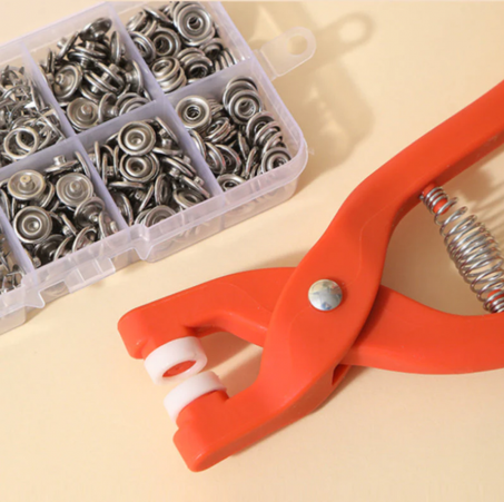 علبة تثبيث أزرار الملابس+ 200 قطعة