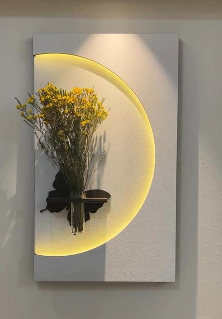 ✨ لوحة جدارية فنية بمزهرية وإضاءة LED