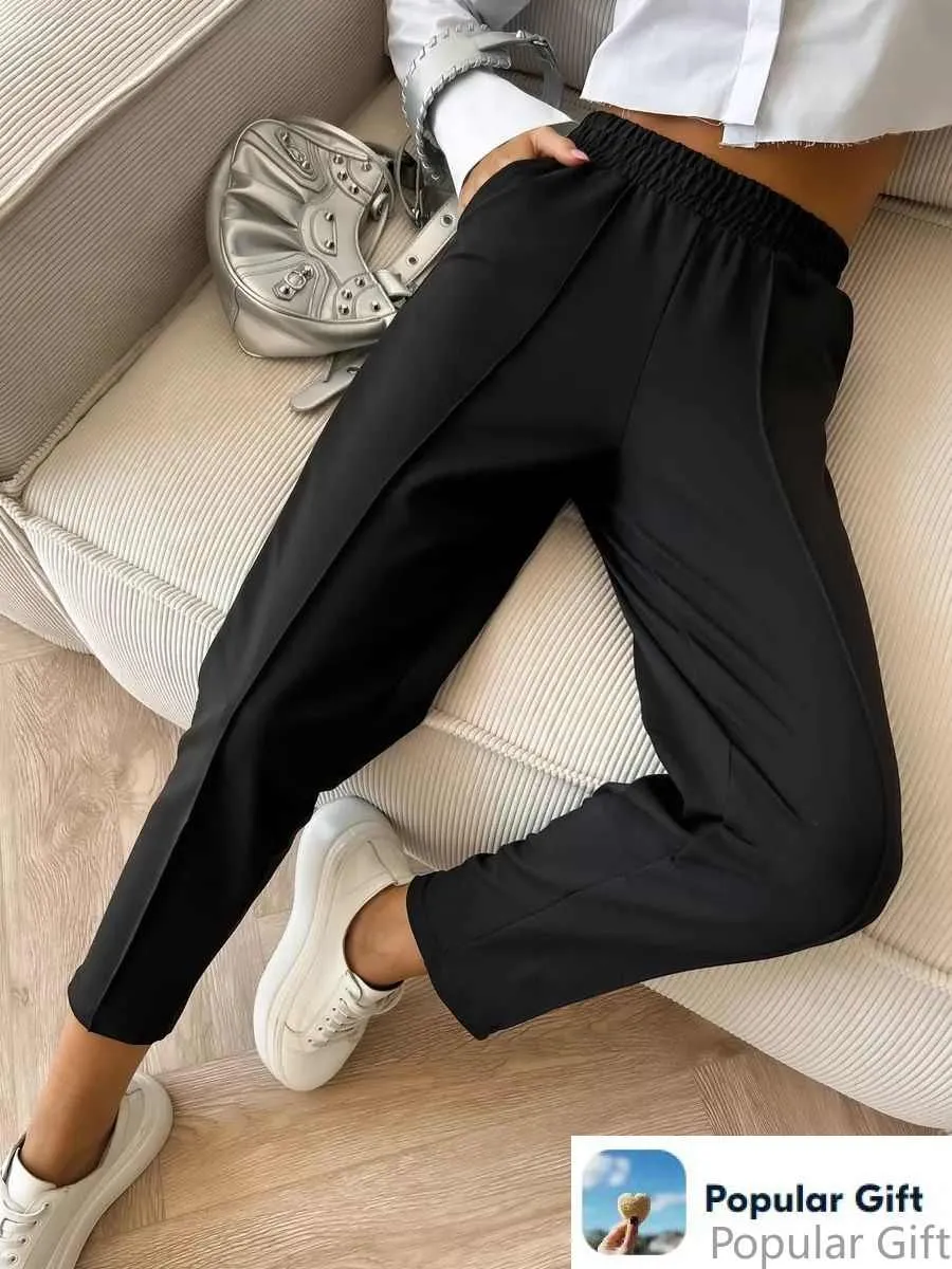 Pantalon féminin en maille douce et extensible