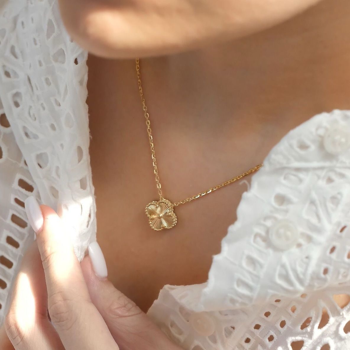 Collier VAN CLEEF Doré en acier inoxydable