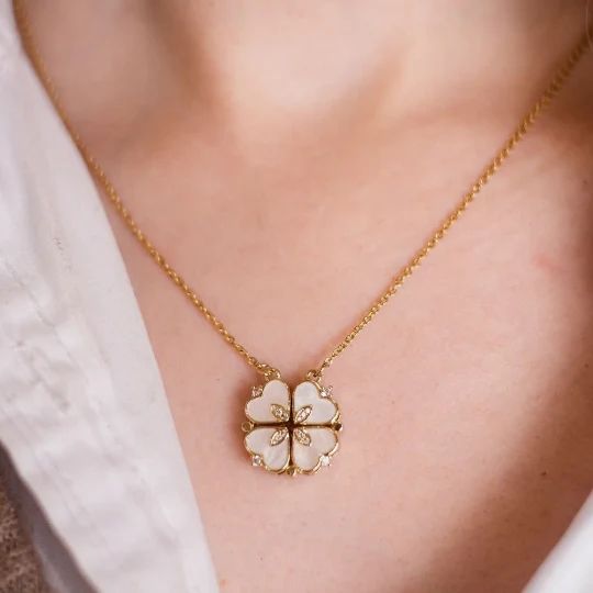Collier femme acier doré magnétique