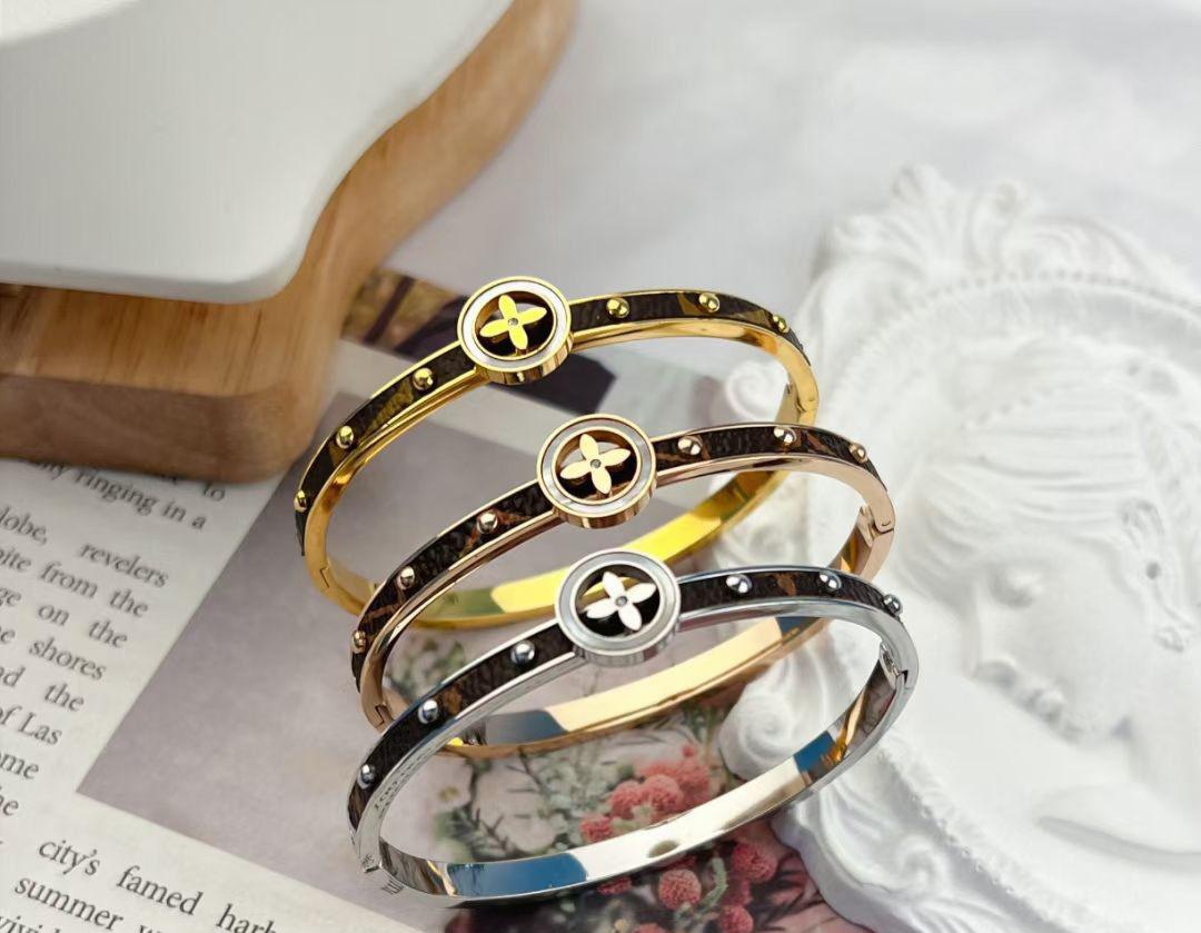 Bracelet Louis vuitton en acier inoxydable