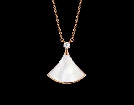 Collier femme BVLGARI divas dream en acier inoxydable
