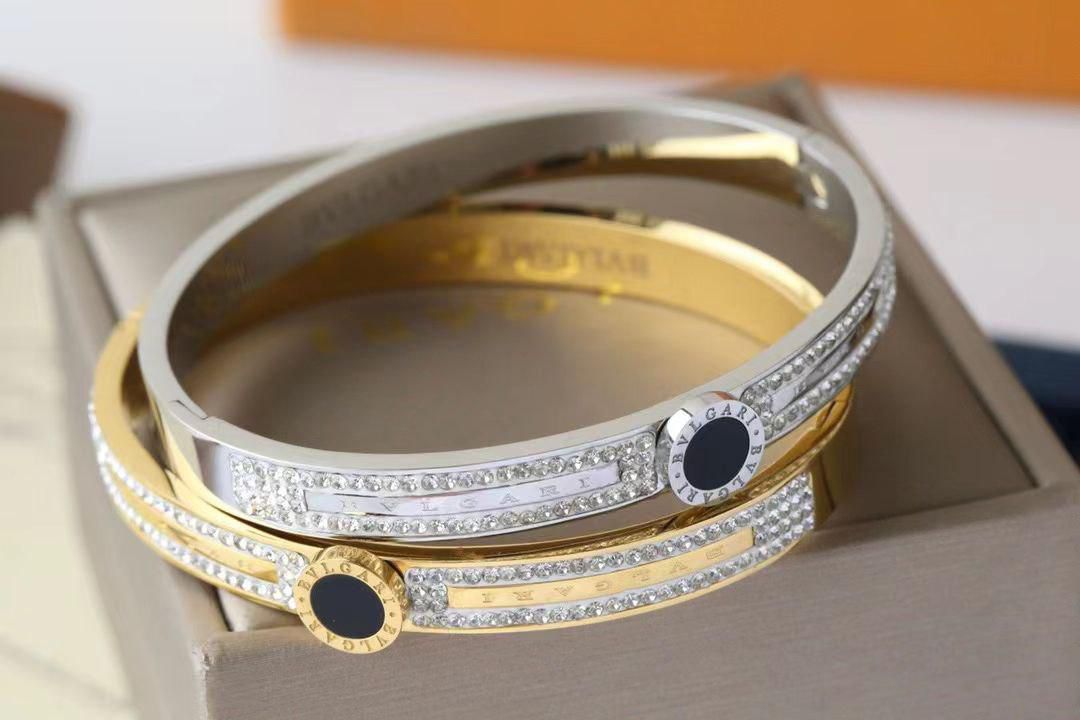 Bracelet Bvlgari avec strass en acier inoxydable