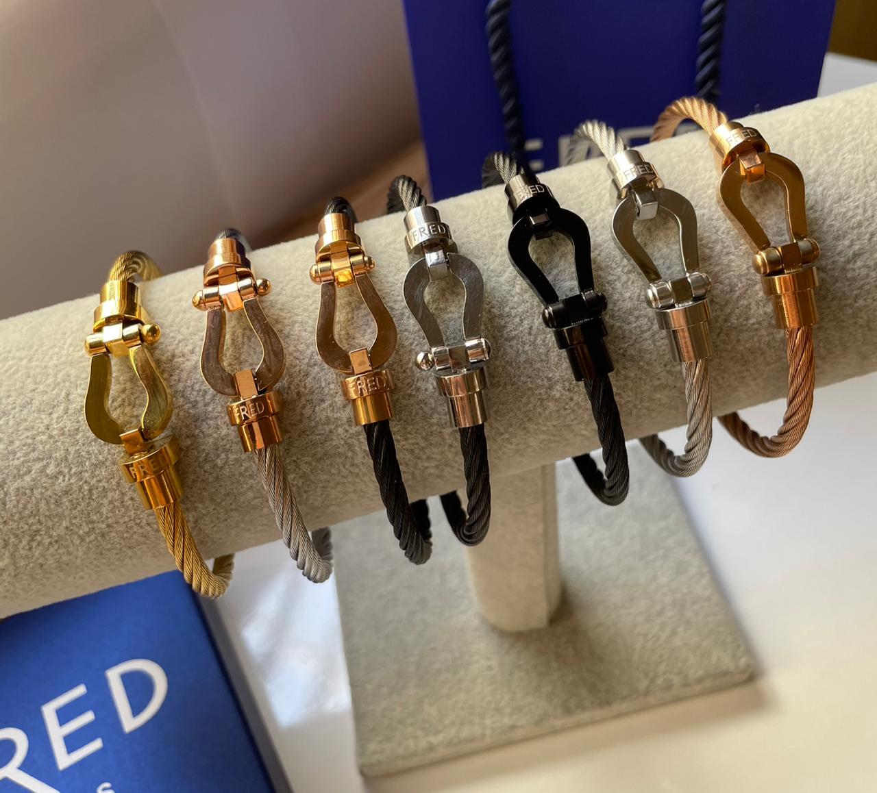 Bracelet Fred pour les hommes avec packaging complet