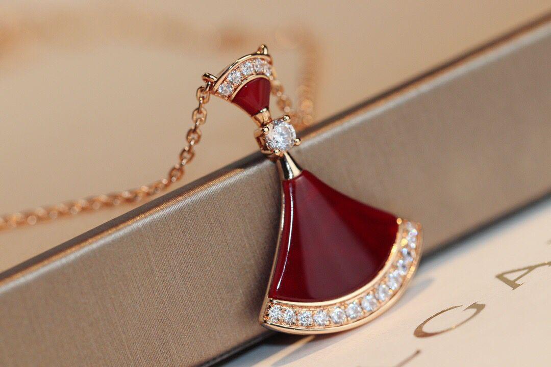 Collier femme BVLGARI divas dream doré en acier inoxydable