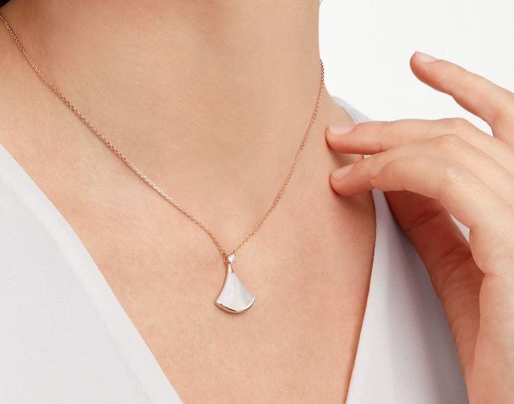 Collier femme BVLGARI divas dream en acier inoxydable