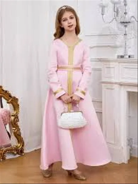 لباس تقليدي مغربي للبنوتات الصغار