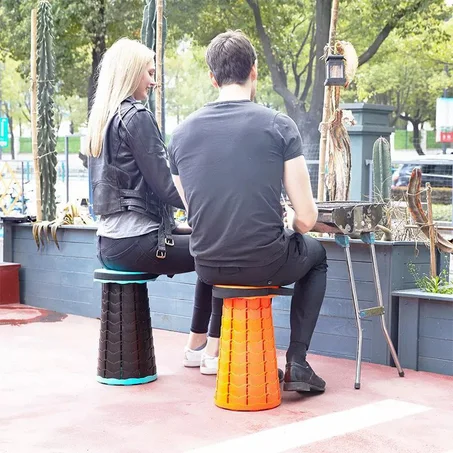 الكرسي القابل للطي والمحمول