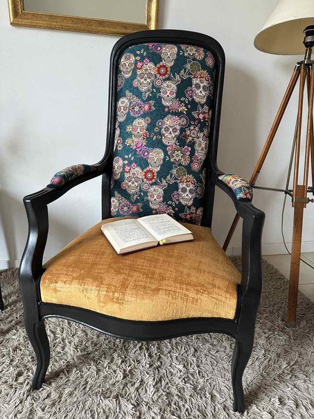 Hyppolite.. Fauteuil voltaire esprit Calavera ❌Adopté❌