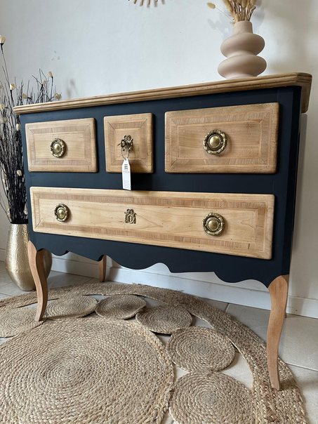 Yvette. Commode sauteuse bois brut et noir ❌Adoptée❌