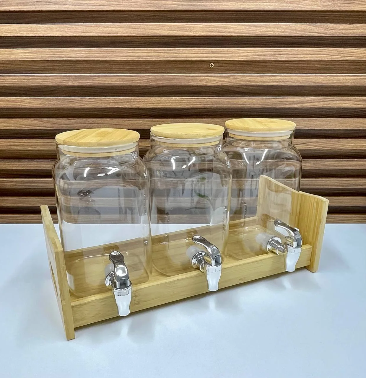 Lot de 3 bouteilles d’huile avec support en bambou