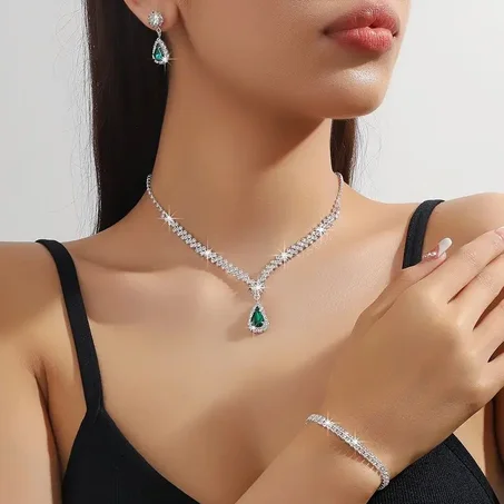 مجوهرات وساعات وإكسسوارات