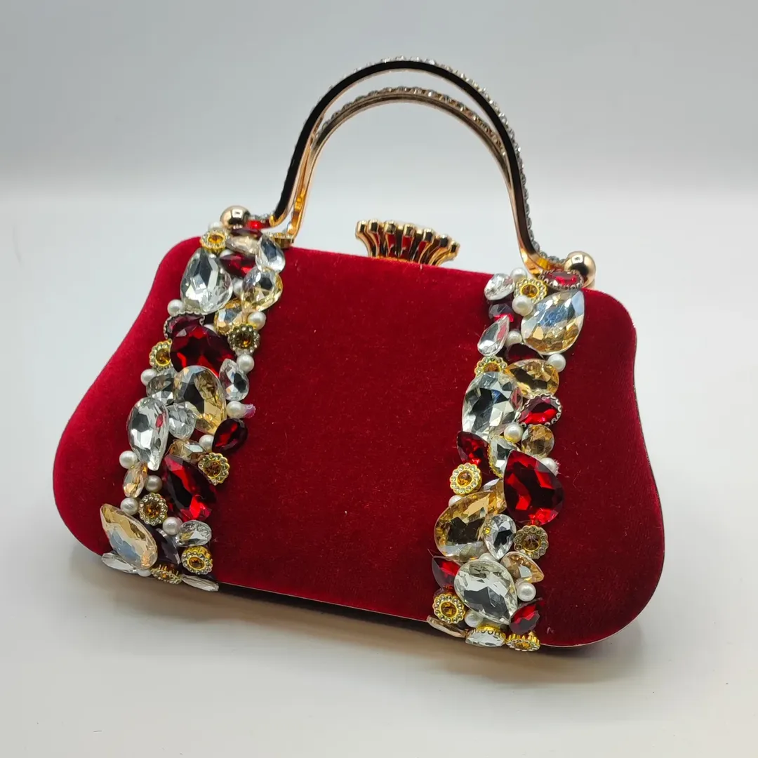 حقيبة سهرة فاخرة مرصعة بالكريستال – Velvet Luxury Handbag