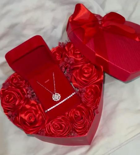 علبة الهدية الفاخرة