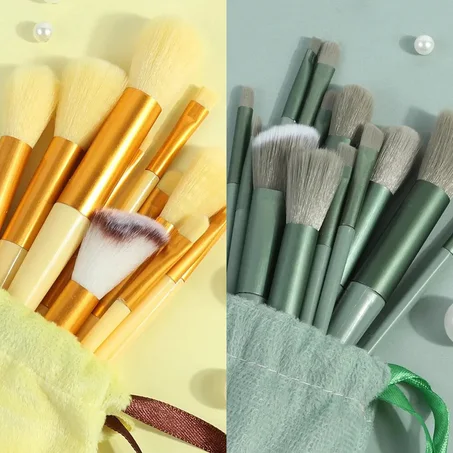 طقم فرش الماكياج المزدوج (أصفر + أخضر) – جوج ألوان زوينة فباك واحد ✨ 26 قطعة