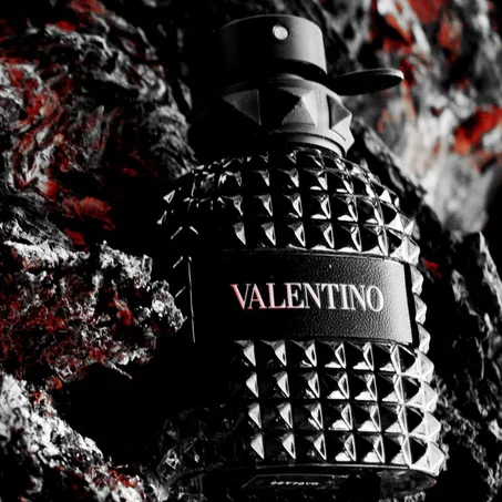 Valentino -عطر رجالي فاخر من فالنتينو برائحة جذابة تدوم طويلًا، يمنحك حضورًا أنيقًا ولمسة من الفخامة في كل مناسبة. عرض خاص بسعر استثنائي + توصيل سريع لكل الولايات والدفع عند الاستلام