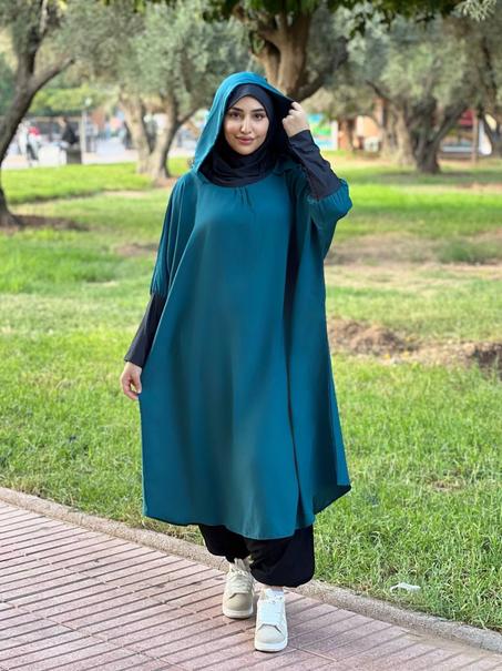 طقم الرياضي أخضر بترولي