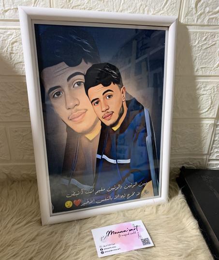 كادر زجاجي بتصميم شخصي