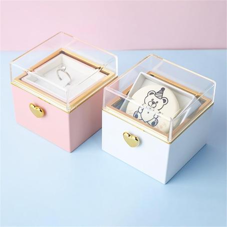 صندوق الخاتم الدوار على شكل كعكة الدب الصغير