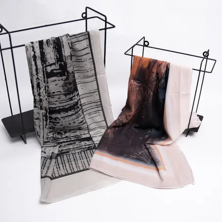 Foulard en Crêpe Chiffon – L'Empreinte Artistique
