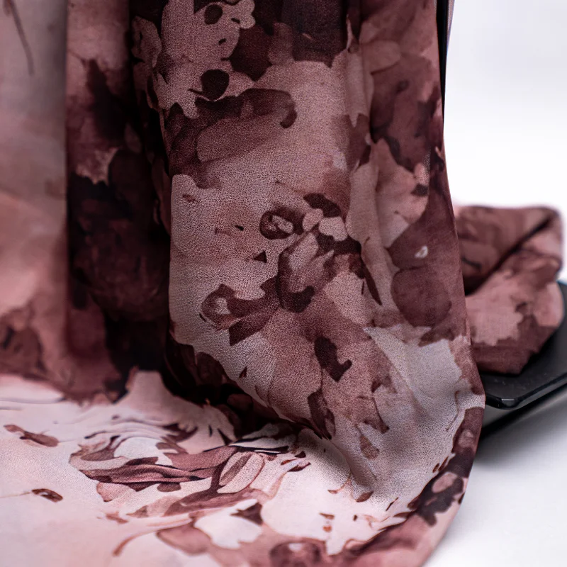 Foulard en Crêpe Chiffon – Édition Floral Abstrait