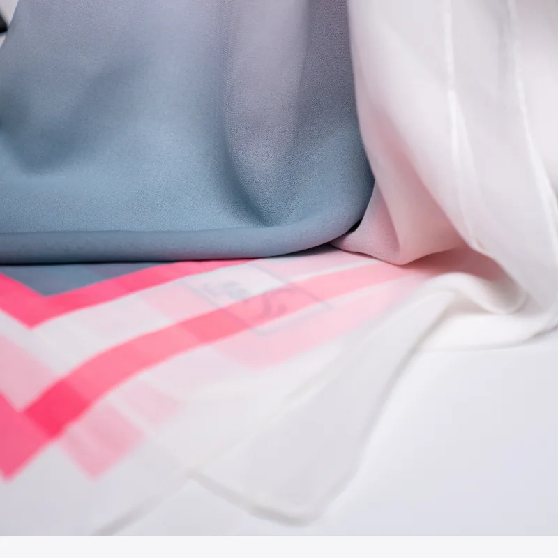 Foulard en Crêpe Chiffon – Dégradé Éclatant