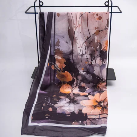 Foulard en Crêpe Chiffon – L'Ombre Florale Prune & Pêche