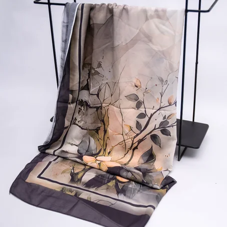 Foulard en Crêpe Chiffon – L'Envolée Poétique Nude & Anthracite