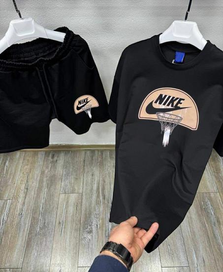 Ensemble Nike