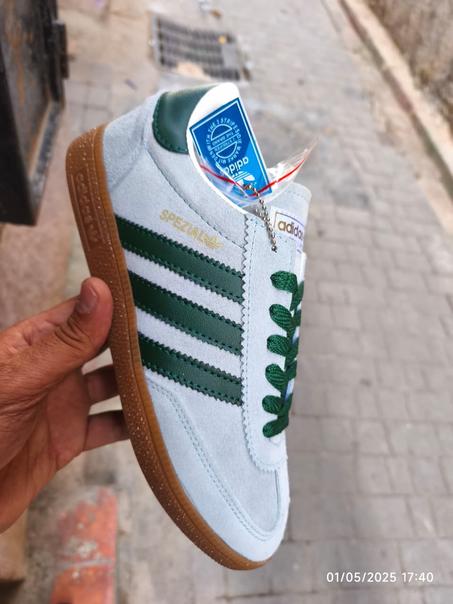 أحذية رياضية خارجية