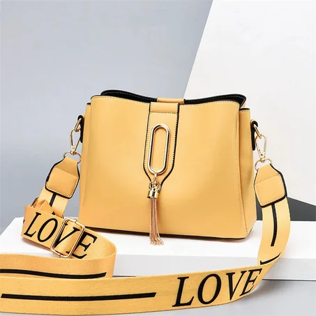 Waterproof shoulder bag