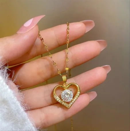 Collar Corazón con Diamante