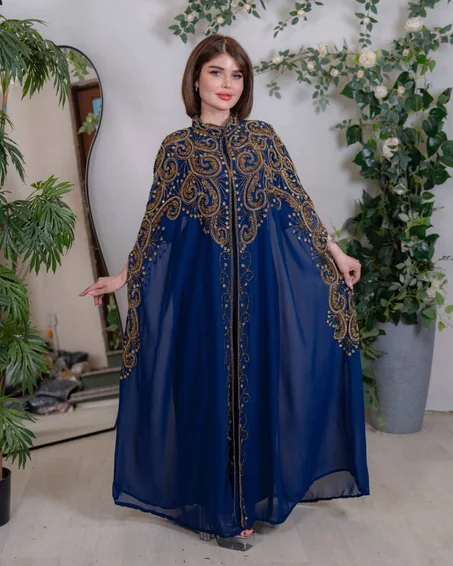 مقاسات كبيرة و عبايات