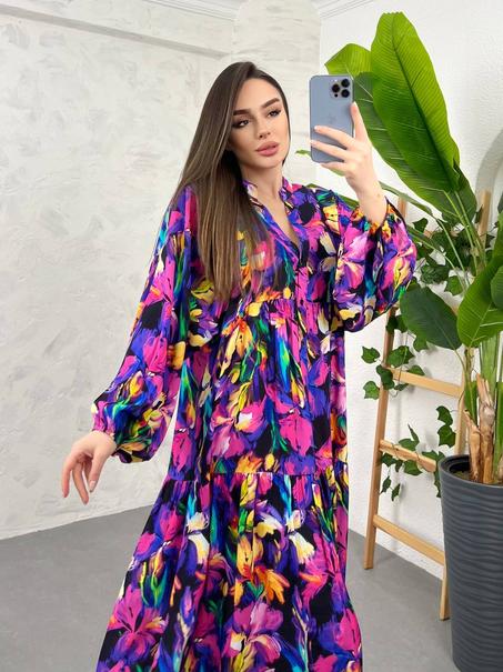 فستان صيفي بالوان زاهية