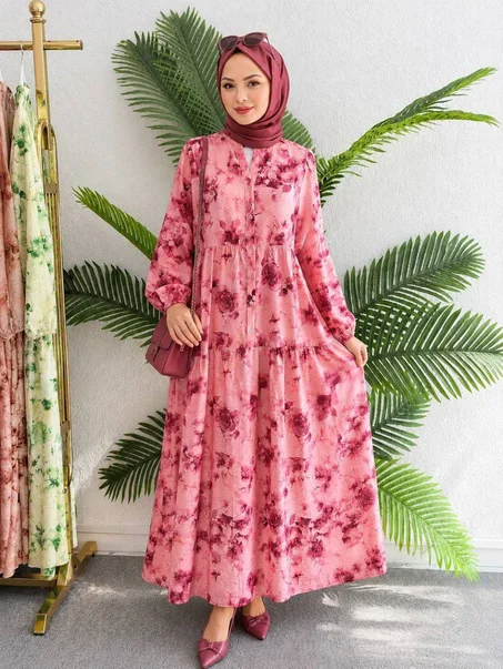 🌷 نقشة ورود أنيقة تعطيكِ إطلالة راقية في كل مناسبة