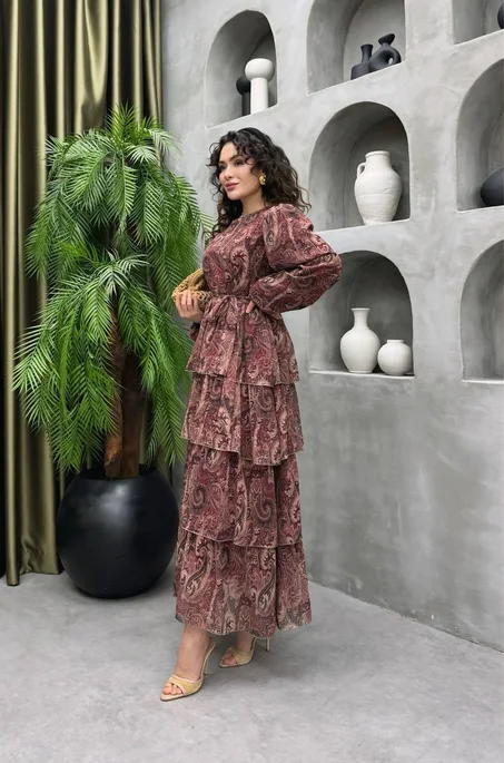 فستان طويل واسع بطبقات ونقوش عصرية– ستايل تركي