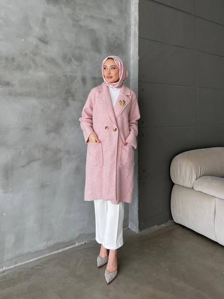 جاكيت شتوي طويل مع بروش