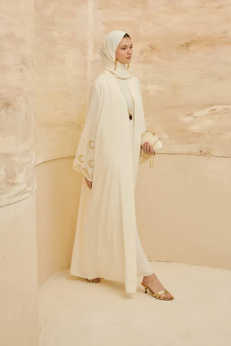 عباية رمضان الملكية | تطريز ذهبي فاخر