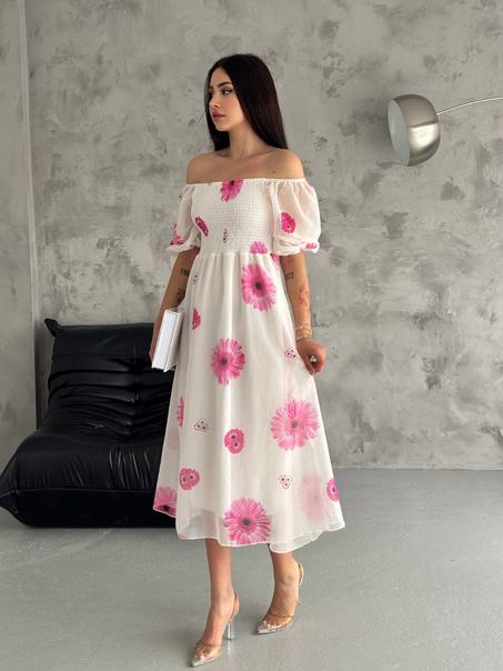 روب الصيف القصيرة بقصات أنيقة وألوان زاهية