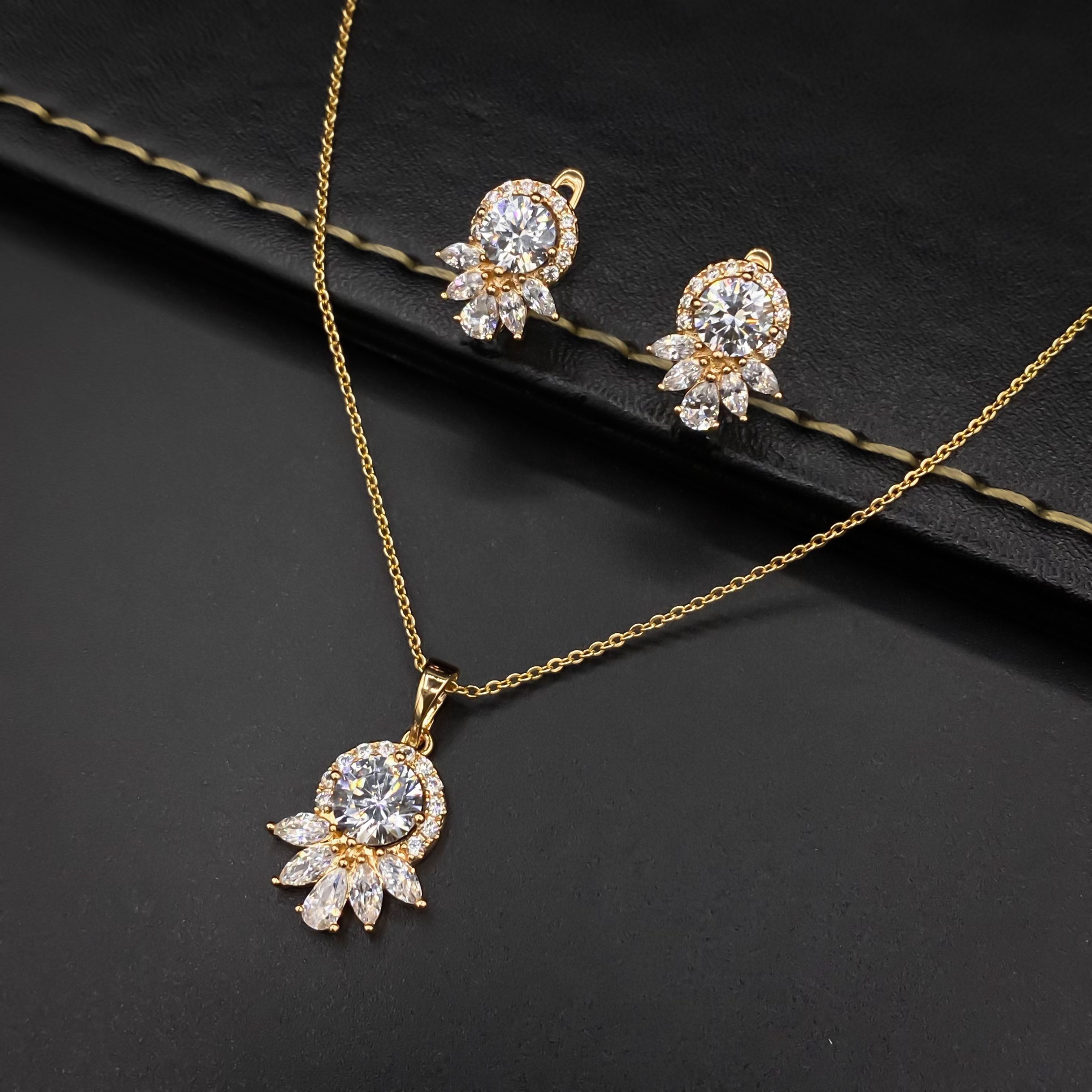 SET-GLD733