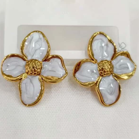 boucles fleure blanche