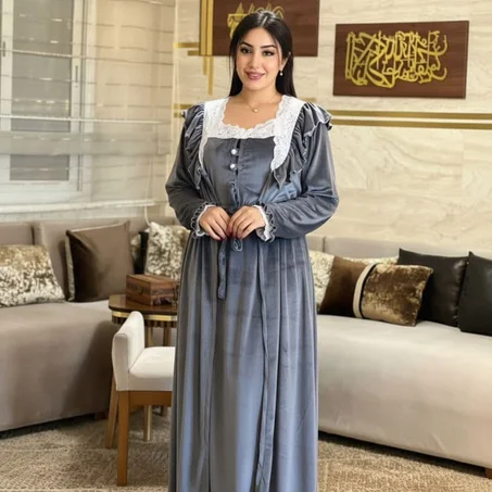 بيجامة 2 بياس فاخرة للعرائس، للنفاس، وحتى لأي سيدة بغات تتهلى فراسها… جهزي راسك لأحلى اللحظات😍 العرض محدود… سارعي قبل ما تسالي الكمية ⏳👇🏻