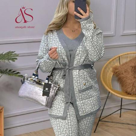 لأنك تستاهلي كل ما هو فاخر وراقي 👑🌸جديد فصل الشتاء 👗 اونصومبل3 قطع موديل متميز يلبي الطلب ديال صحبات الذوقق الرفيع💃