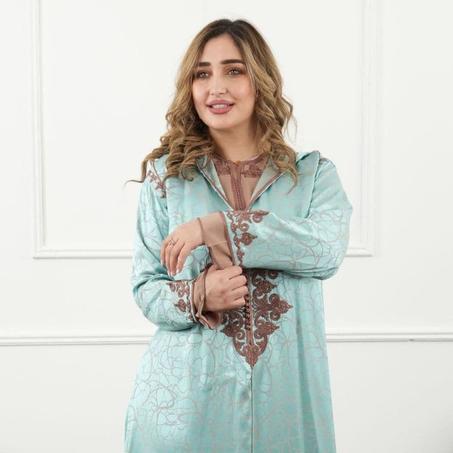 إستفيدي الان من تخفيض خاص في جلابة "2 بياس" بثوب الكمخة الفاخر، مصممة خصيصًا لعشاق الأناقة والشياكة😍